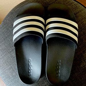 New Without Tags Youth Adidas Slides Size 5